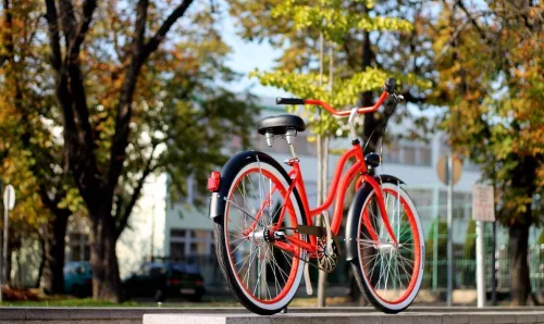Egyedi-Cruiser-Noi-Kerekpar-1sp-/-3-sp-Piros-Feket