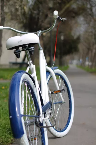 Egyedi-Cruiser-Noi-Kerekpar-1sp-/-3-sp-Feher-Kek
