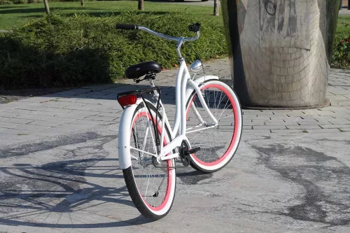 Egyedi-Cruiser-Noi-Kerekpar-1sp-/-3-sp-Feher-Flami