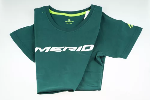 Polo-MERIDA-LOGO-rovid-zoldeskek-feher