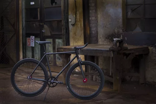 Fixi-kerekpar-ferfi-matt-fekete-eloxalt-piros