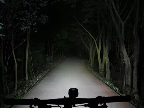 Ravemen pr1000 akkumulátoros első lámpa