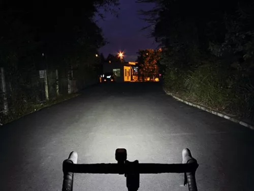 Ravemen lr500s akkumulátoros első lámpa