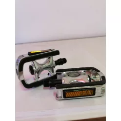 Pedál City alu reflektorral 9/16" tengely