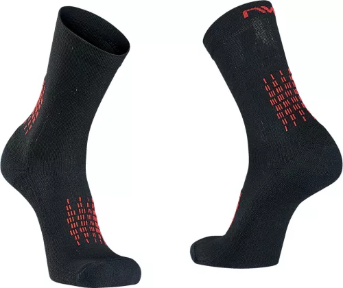 Zokni-NORTHWAVE-teli-FAST-M-40-43-fekete-piros