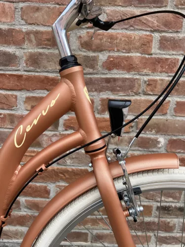 Cervo Salerno ALU Premium női városi kerékpár 28" méretben - 6 sebességes láncváltós - Matt rosegold