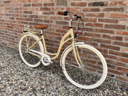 Cervo Salerno ALU Premium női városi kerékpár 28" méretben - 7 sebességes agyváltós - Bézs-csontfehér