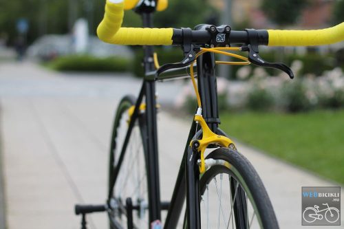 Egyedi-Csepel-Royal-Fekete-Citrom-Idofutam-kormany