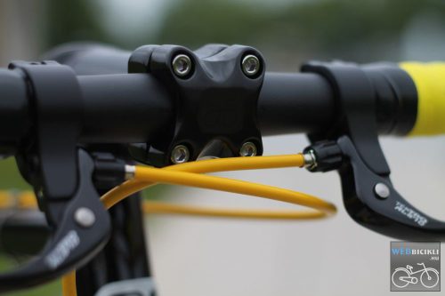 Egyedi-Csepel-Royal-Fekete-Citrom-Idofutam-kormany