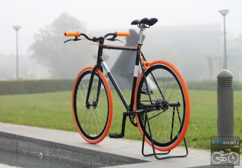 Egyedi-Csepel-Royal-Fekete - Narancs