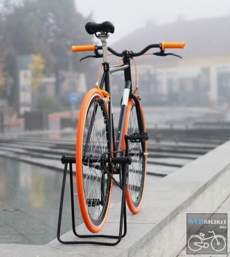 Egyedi-Csepel-Royal-Fekete - Narancs