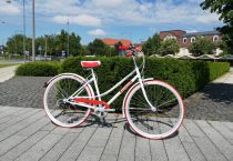  Mademoiselle női kerékpár 28" - 300 féle színben - 7 sebességes - Most ajándék fonott kosárral & defektgátló folyadékkal - Fehér színben