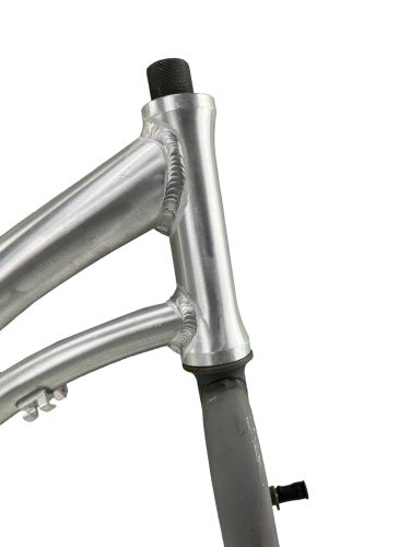 Női ALU városi bicikli "H" váz - 28" - több sebességes (láncváltós) Nyers / festve