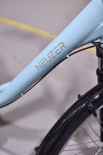 Neuzer Lido női elektromos kerékpár - 17"-os vázzal - celeste/fekete