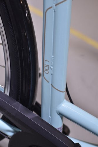 Neuzer Lido női elektromos kerékpár - 17"-os vázzal - celeste/fekete