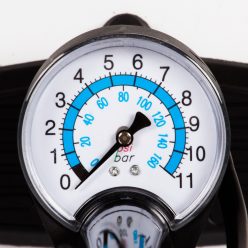 Pumpa-nyomasmeros-fekete-nyelen-szurke-betettel