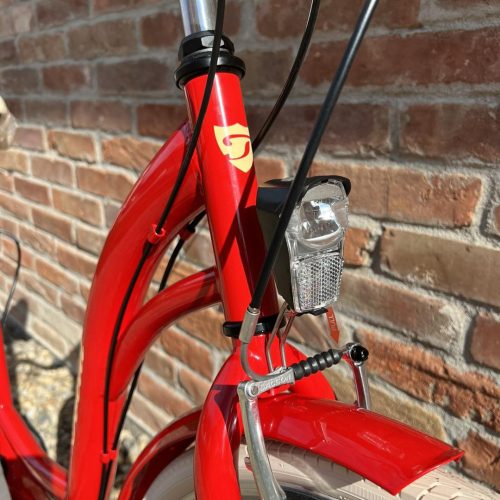 Toldi női városi kerékpár - 6 sebességes láncváltós - 28" - Piros - krém színben