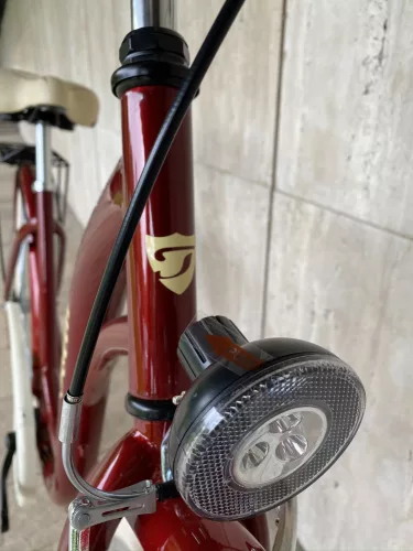Toldi Premium női városi kerékpár - 6 sebességes láncváltós - 28" - Bordó színben