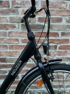 Neuzer Genova 26" Női elektromos kerékpár - E-City MXUS - matt fekete/fehér - 17"-os vázzal